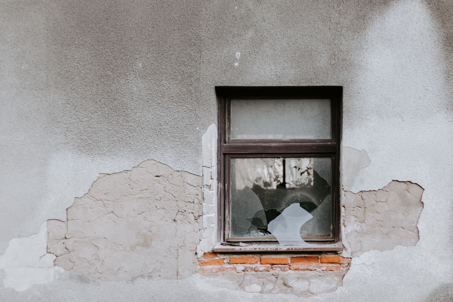 Cracks In A Home's Walls