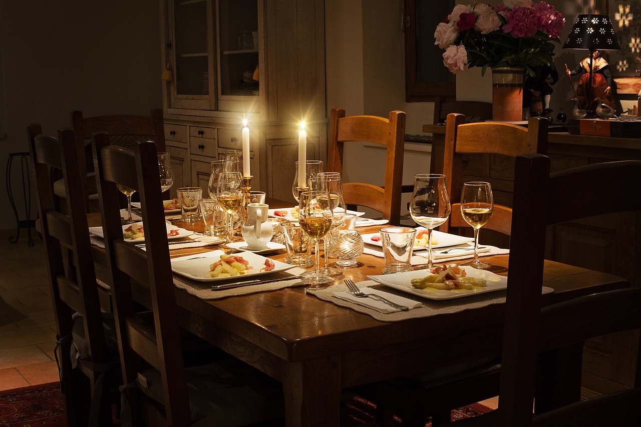 the Beauty of Victorian Dining Sets