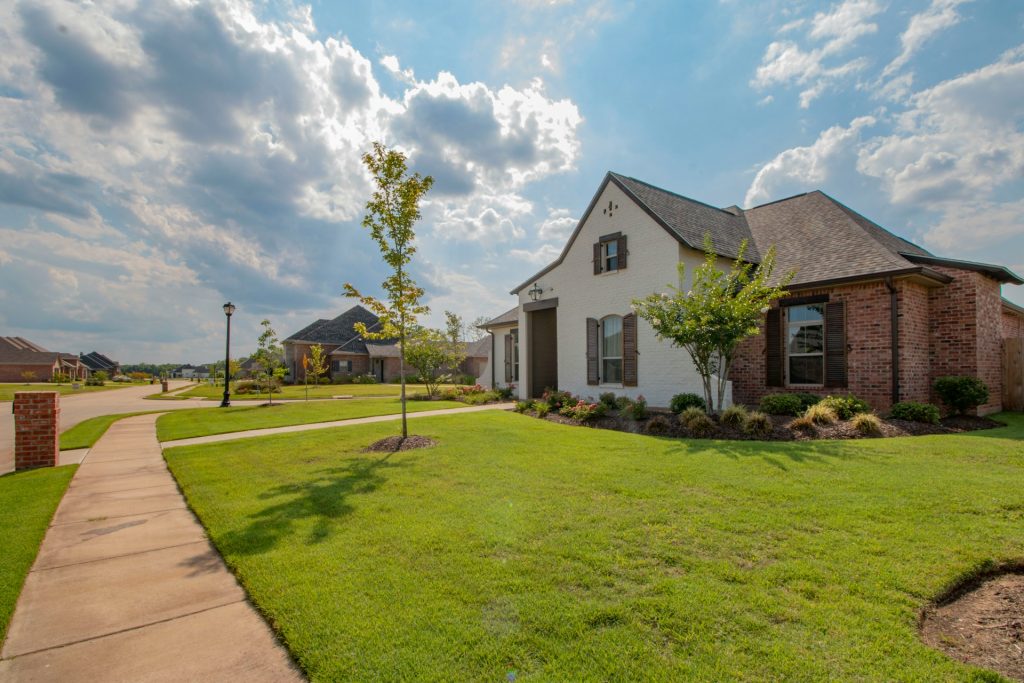 Between Builds Decide Between a New Build or an Existing Home for You
