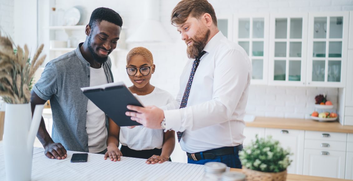 How Much Do Realtors Charge to Sell a House Today